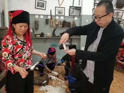 兩會聚焦 民族地區傳統工藝扶貧新路徑——互聯網賦能民族手工藝品銷售